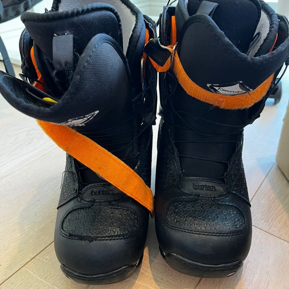 NEW $269 Burton Emerald Snowboard Boots! Size 7 All Black Speed Zone Laces